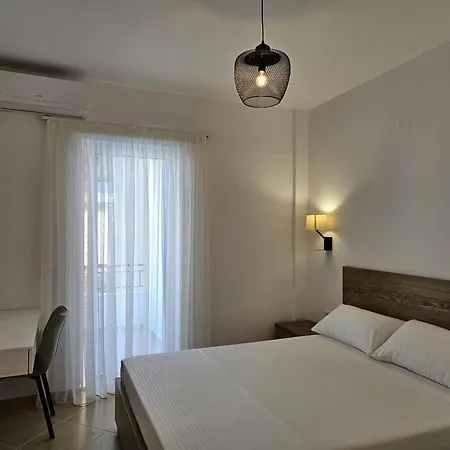 Apartment In Saranda With Sea Views شقة