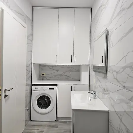 Apartment In Saranda With Sea Views شقة ساراندا