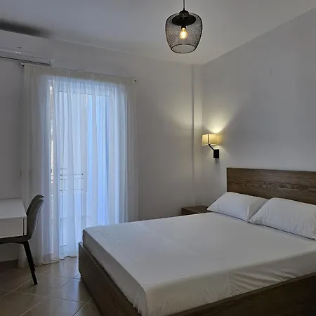 Apartment In Saranda With Sea Views *