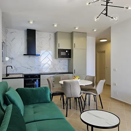 Apartment In Saranda With Sea Views * ساراندا