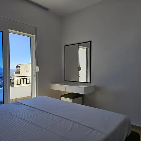 Apartment In Saranda With Sea Views شقة ساراندا